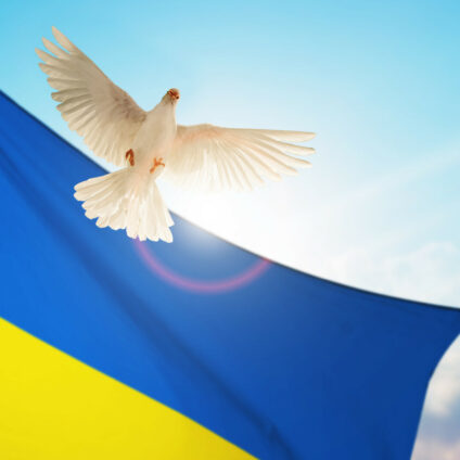 Medicinali, sostegno finanziario e soluzioni tecniche: la risposta dell’Industria farmaceutica europea alla guerra in Ucraina