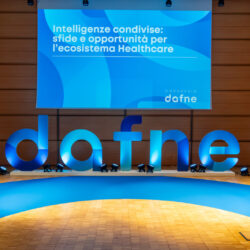 Riviviamo insieme l’evento Dafne 2025 “Intelligenze condivise: sfide e opportunità per l’ecosistema Healthcare”